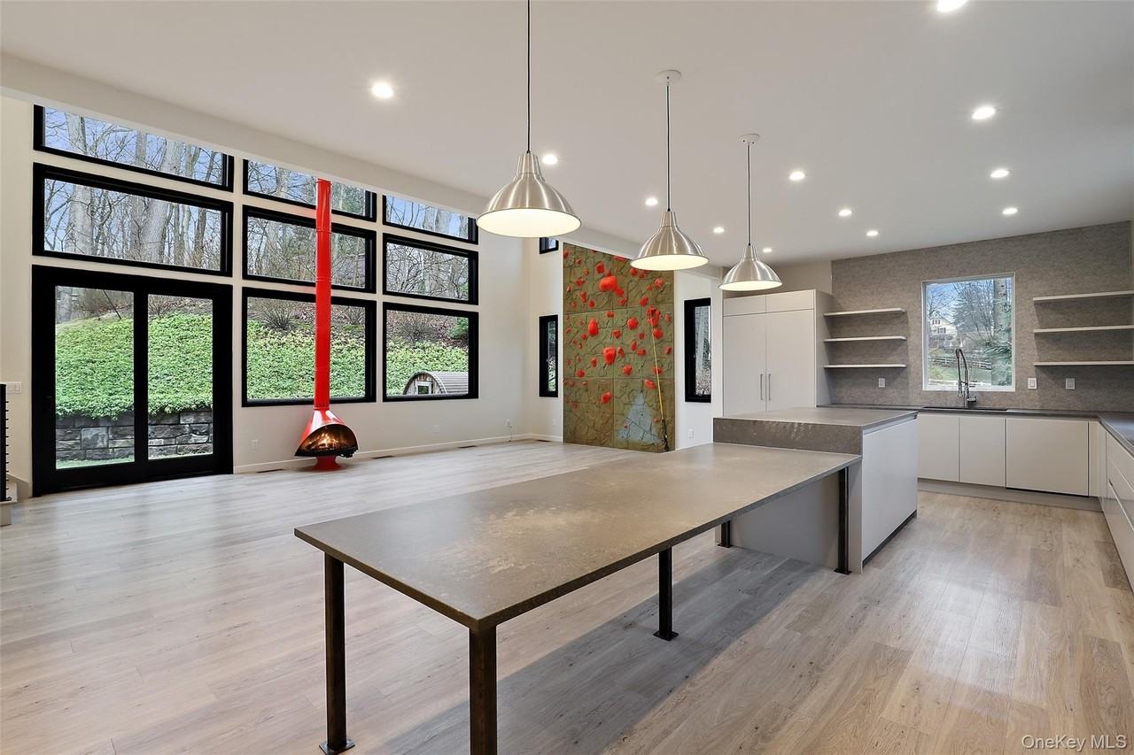 18 Hillside Ave - Photo 7 of 34