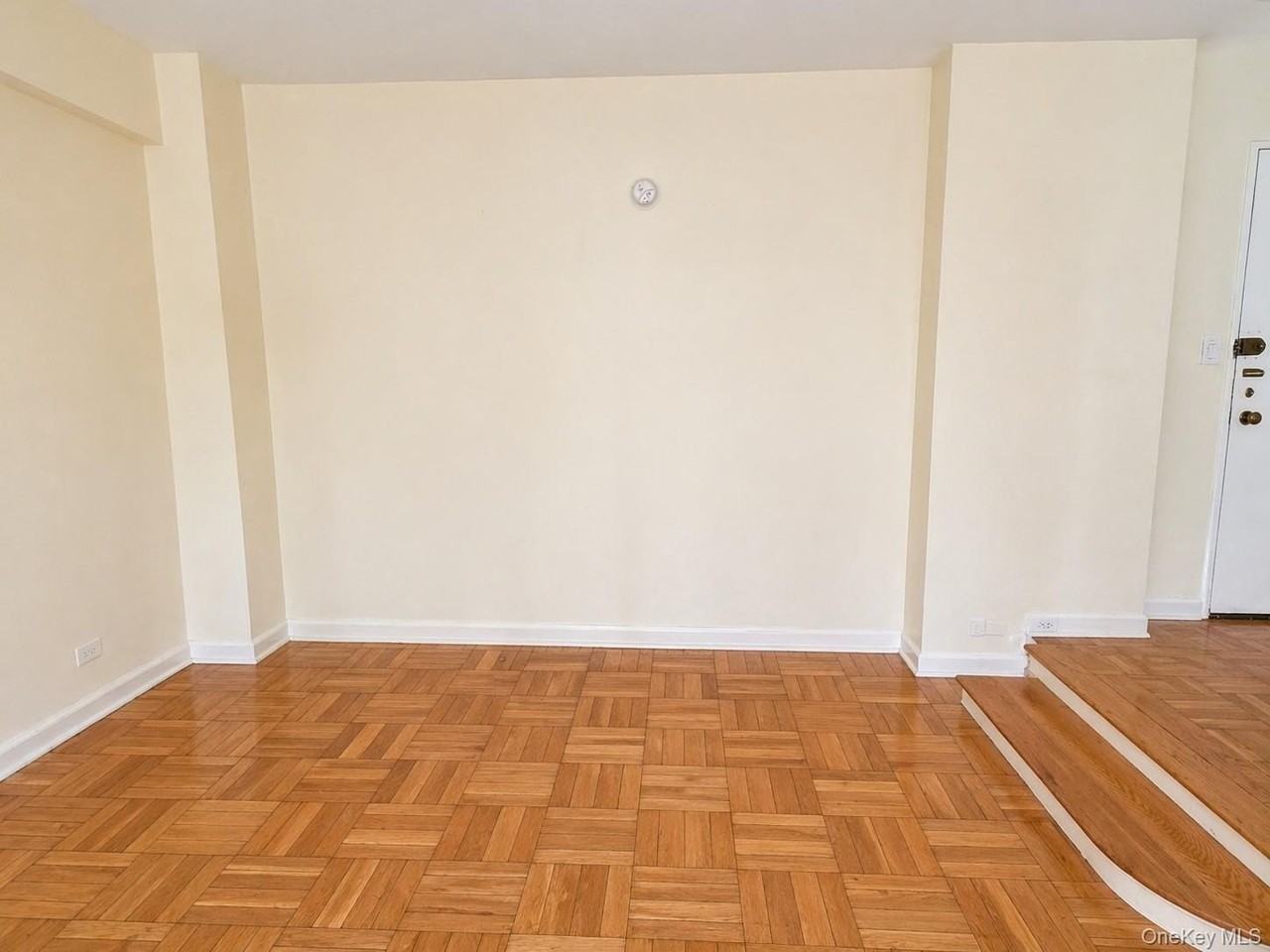 9834 63rd Dr #5D - Photo 5 of 13