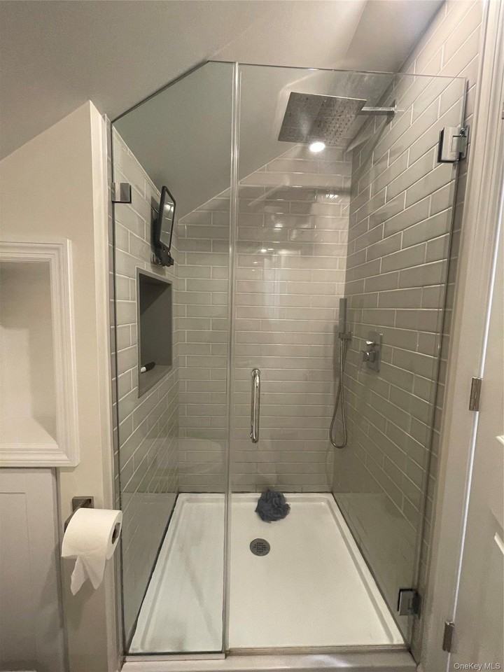 11 Skylark Ln - Photo 2 of 11