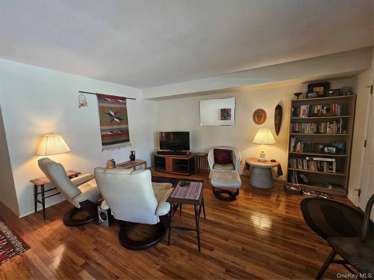16 Ark Pl - Photo 3 of 10