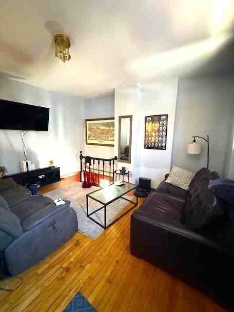 281 E St #1 - Photo 3 of 9