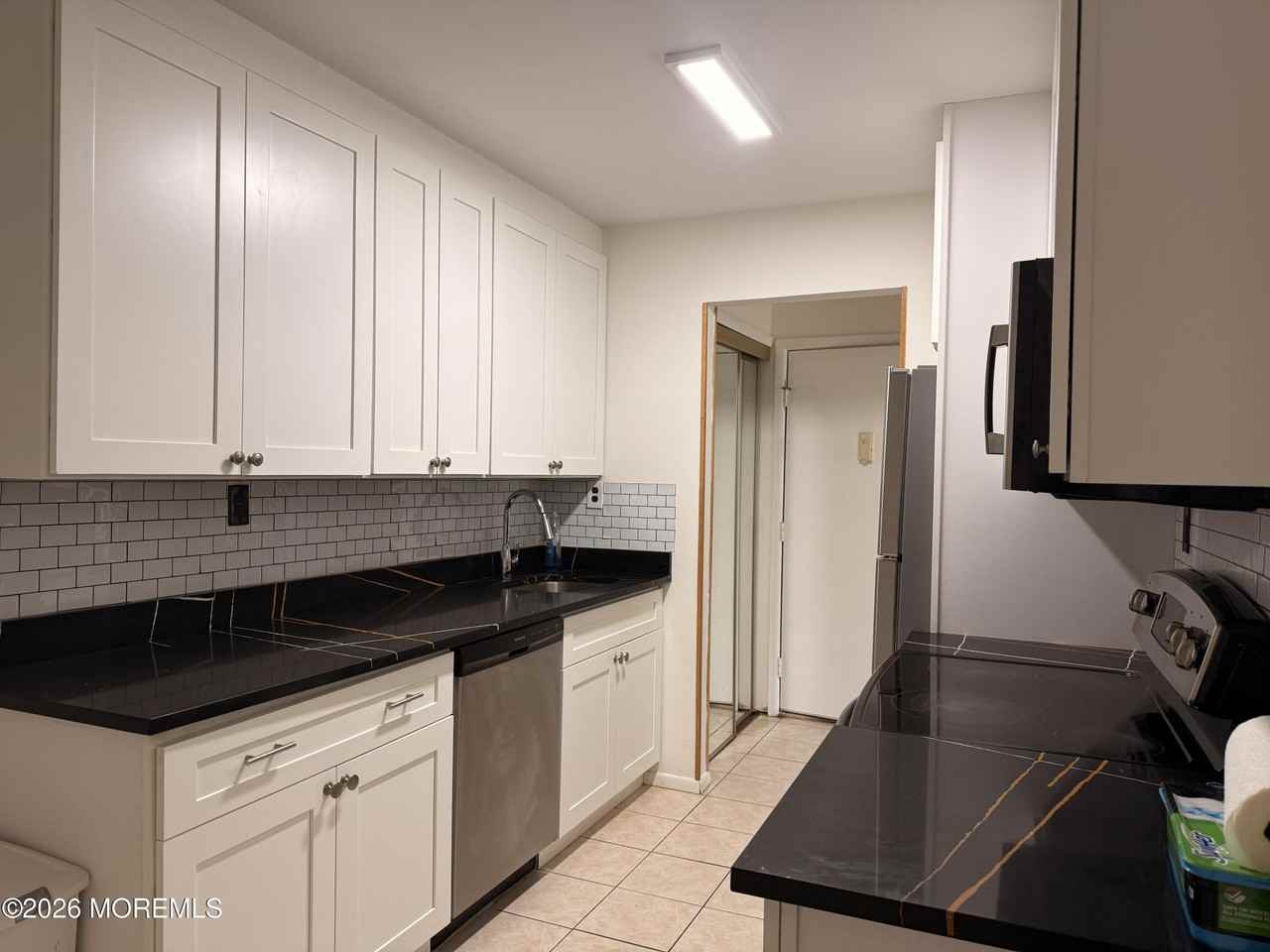 79 Overlook Way #D - Photo 3 of 13