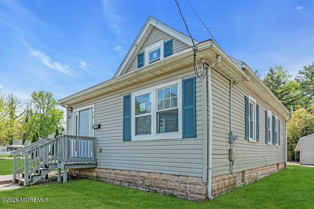41 Harding Ave - Photo 2 of 30