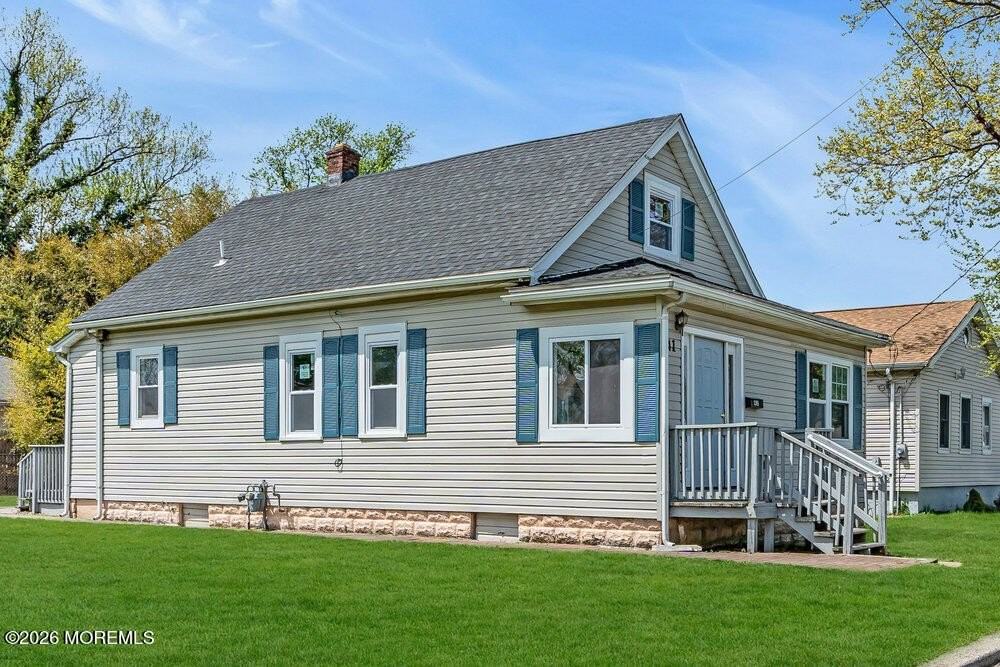 41 Harding Ave - Photo 3 of 30
