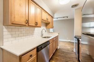 featured image of 6725 N Sheridan Rd #12