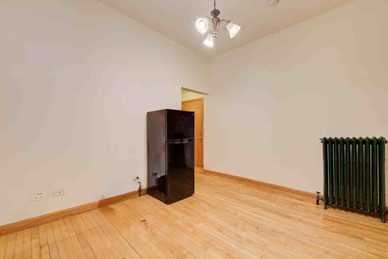 4518 N Sheridan Rd #2E - Photo 4 of 9