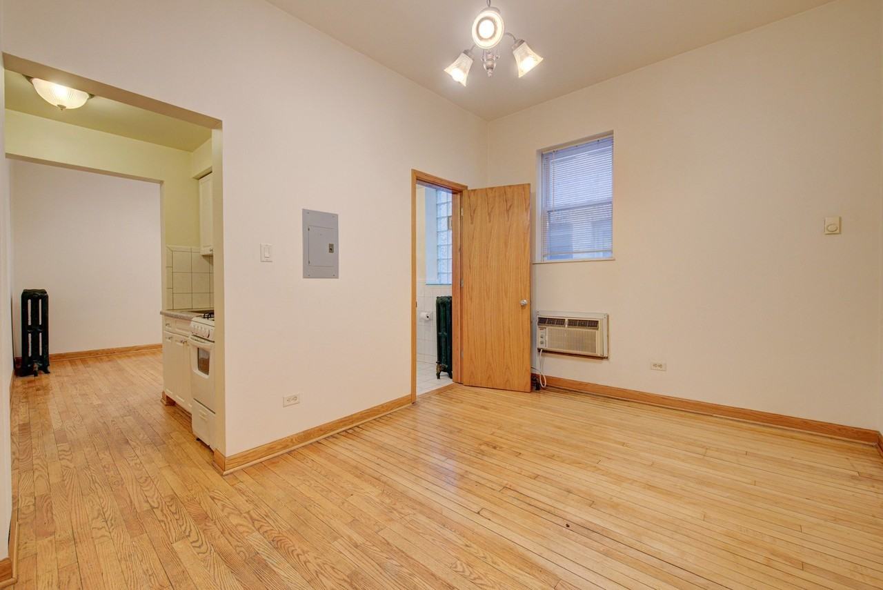 4518 N Sheridan Rd #2E - Photo 7 of 9