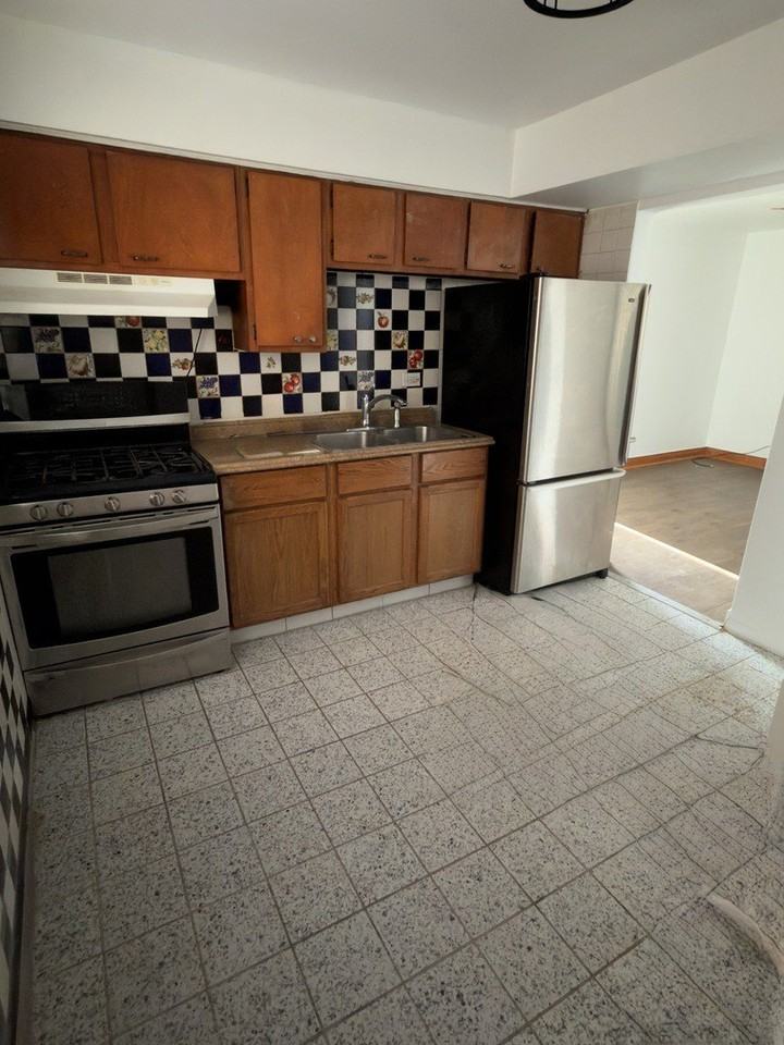 5205 S 73rd Ct #1 - Photo 5 of 9