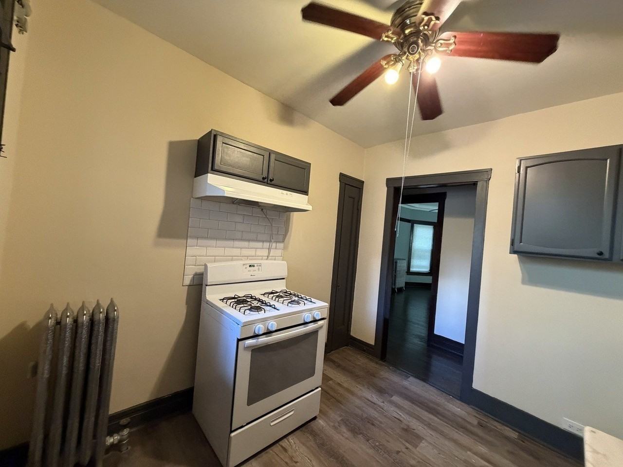 7304 S Emerald Ave #1R - Photo 3 of 16