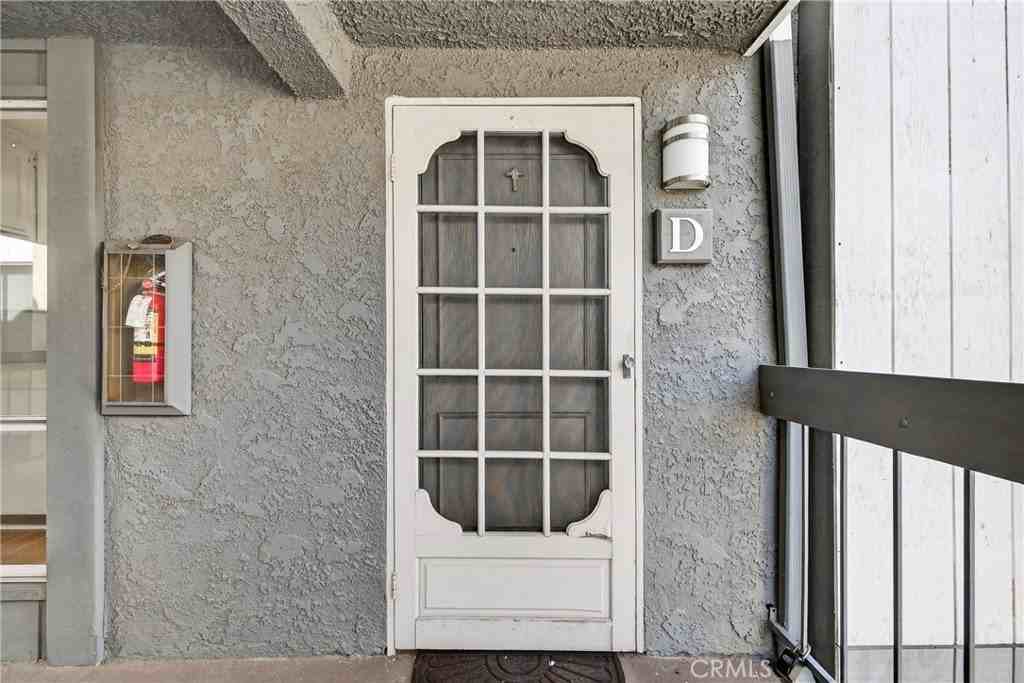 2839 S Fairview St #D - Photo 5 of 16