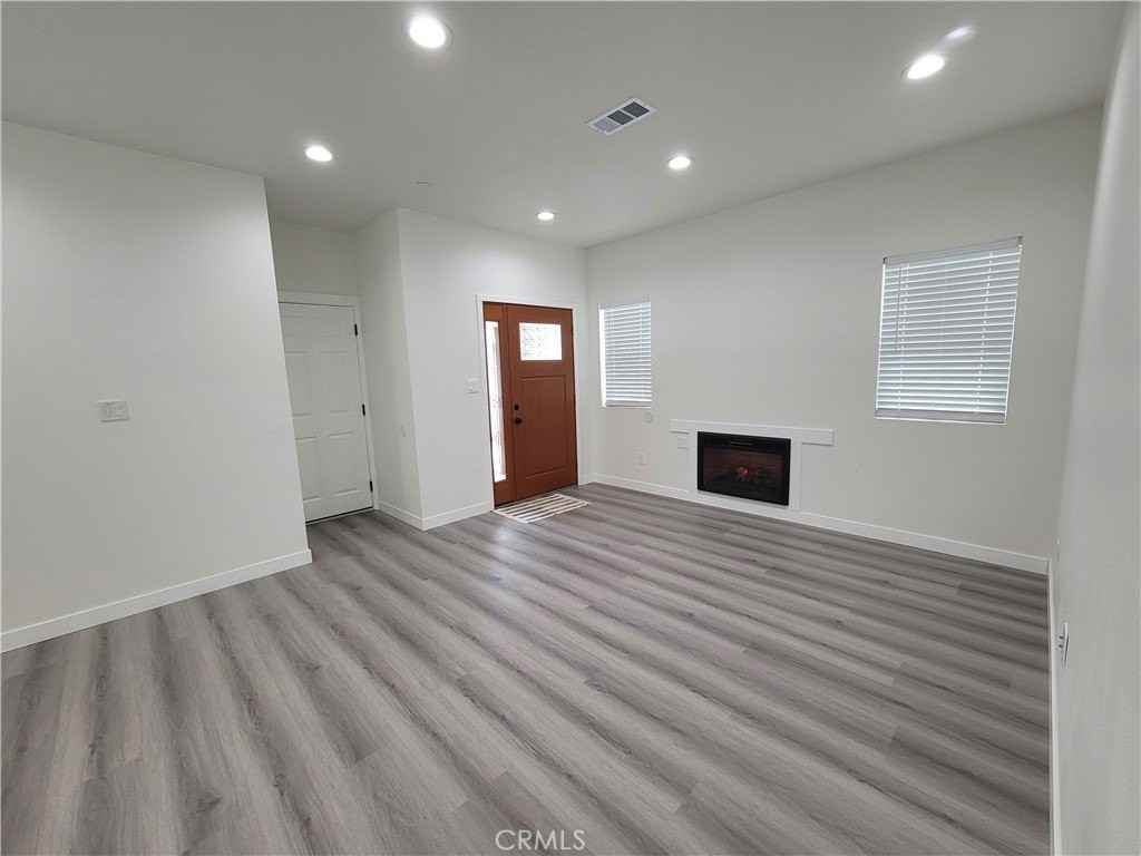 15478 Esther St - Photo 2 of 17