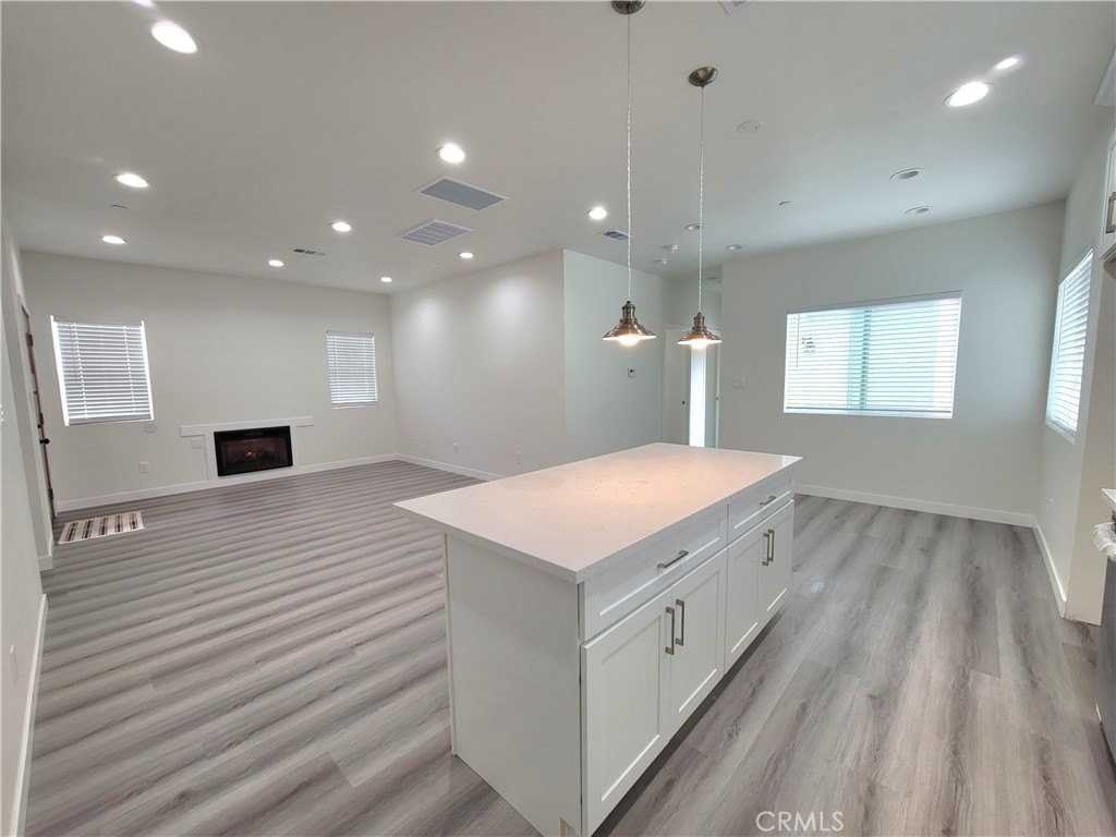15478 Esther St - Photo 6 of 17