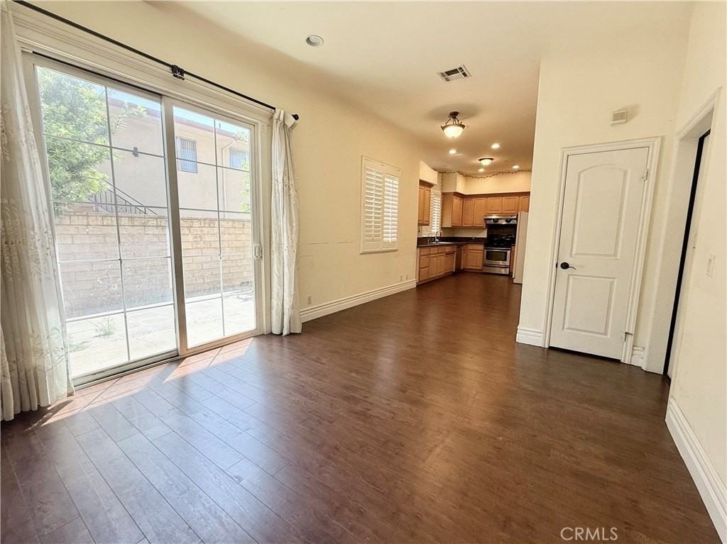 203 S 3rd Ave #B - Photo 4 of 16