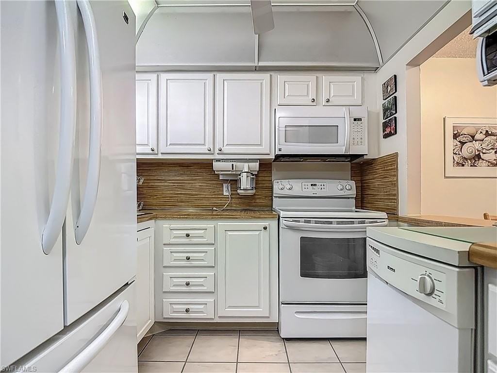 175 Turtle Lake Ct #108 - Photo 3 of 17