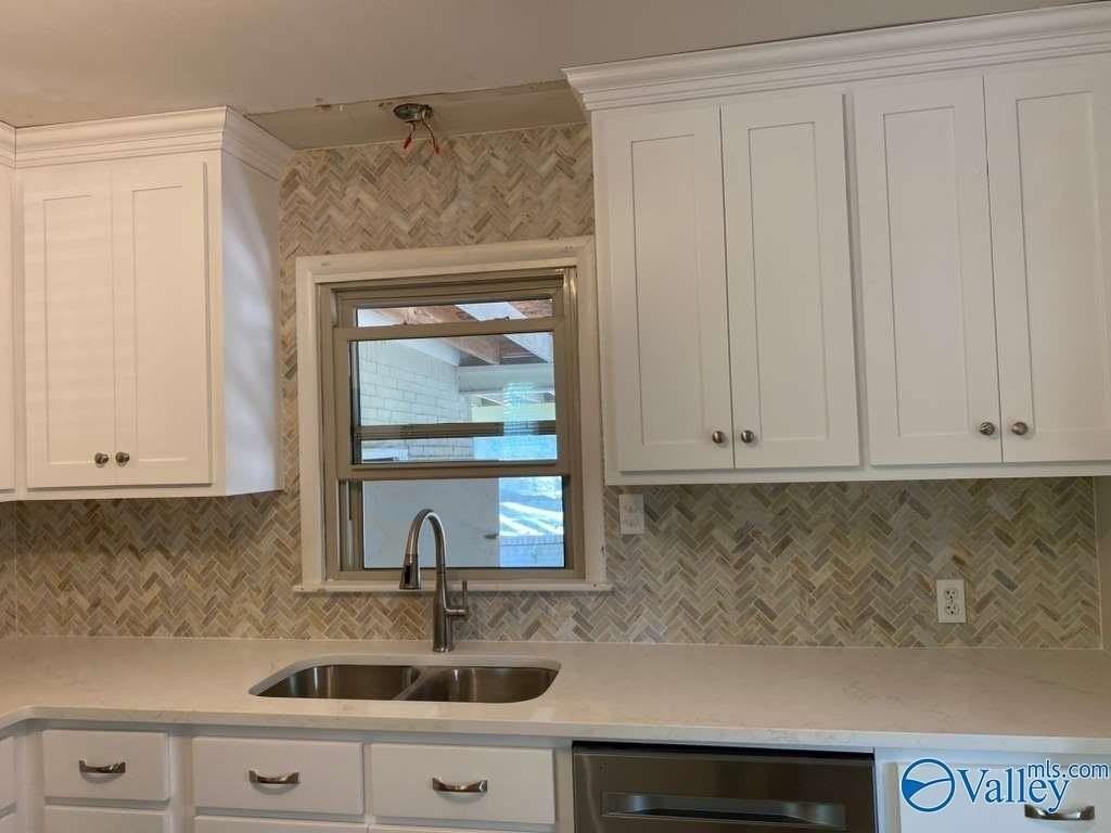 2002 Chambers Dr Ne - Photo 4 of 36