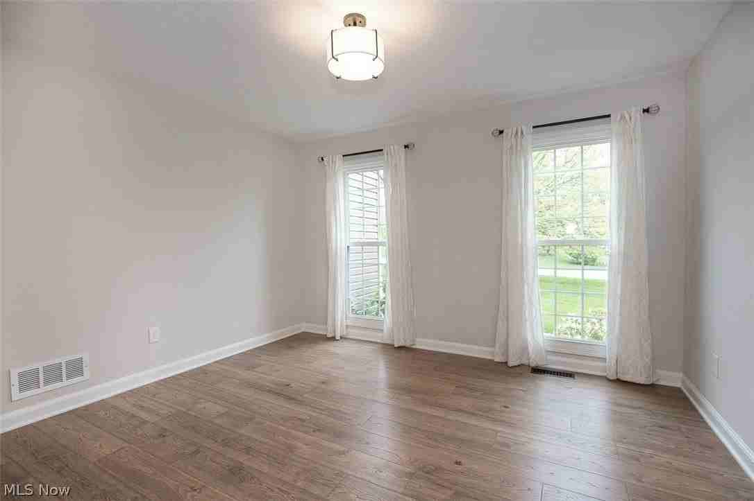 7528 Lakedge Ct - Photo 6 of 38