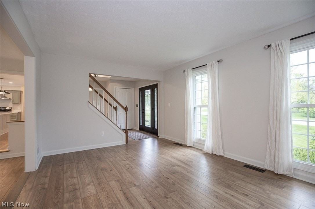 7528 Lakedge Ct - Photo 7 of 38