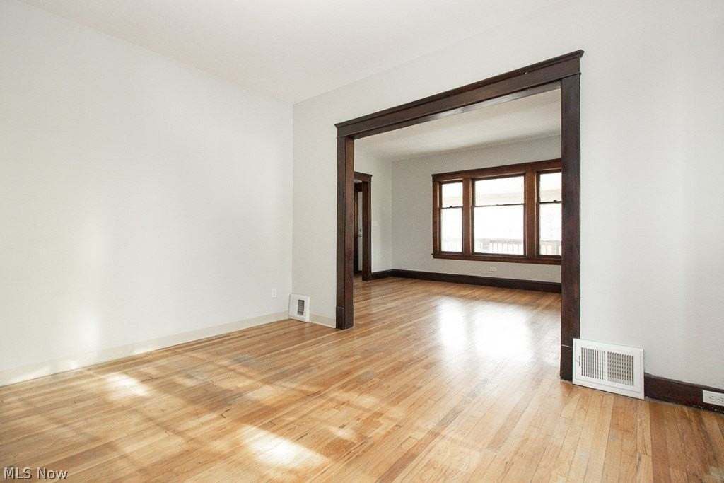 1295 Jackson Ave - Photo 5 of 21