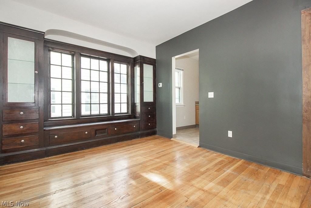 1295 Jackson Ave - Photo 6 of 21