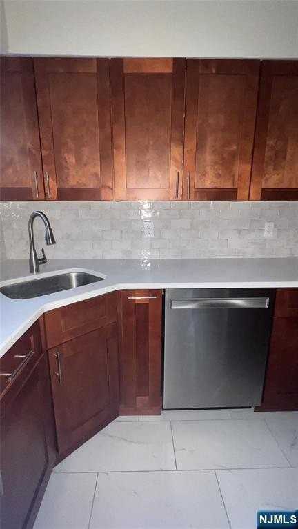 295 Tenafly Rd - Photo 2 of 9