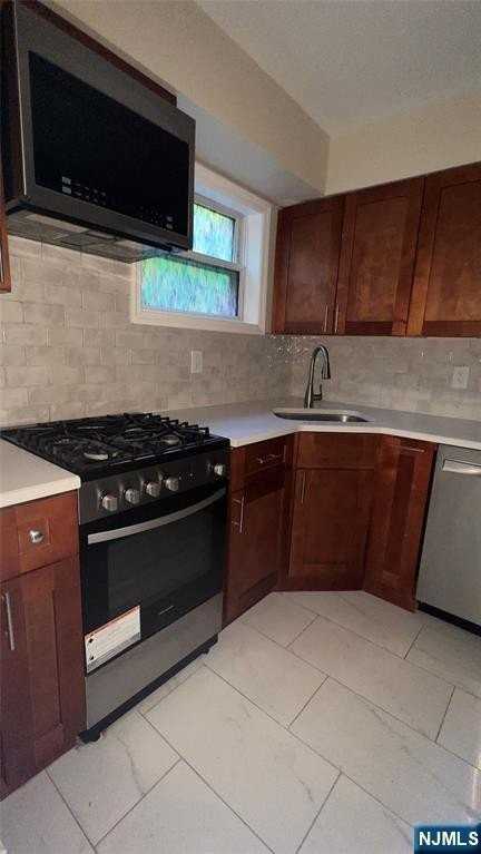 295 Tenafly Rd - Photo 4 of 9