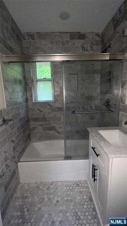 295 Tenafly Rd - Photo 7 of 9