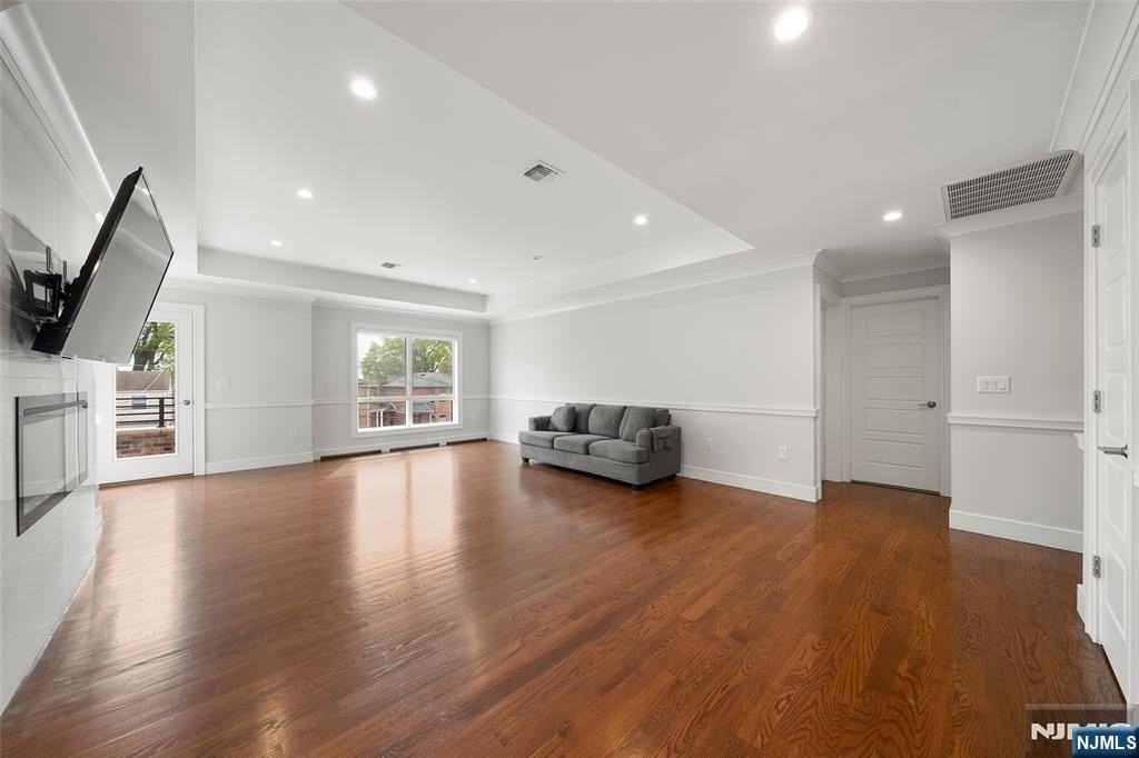 43 Henry Ave - Photo 3 of 22