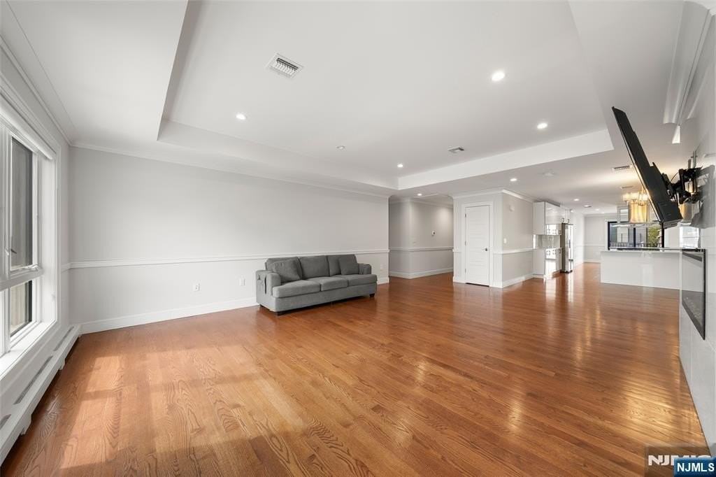 43 Henry Ave - Photo 5 of 22