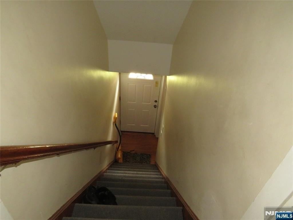 838 Paulison Avenue 2nd Fllo - Photo 3 of 19