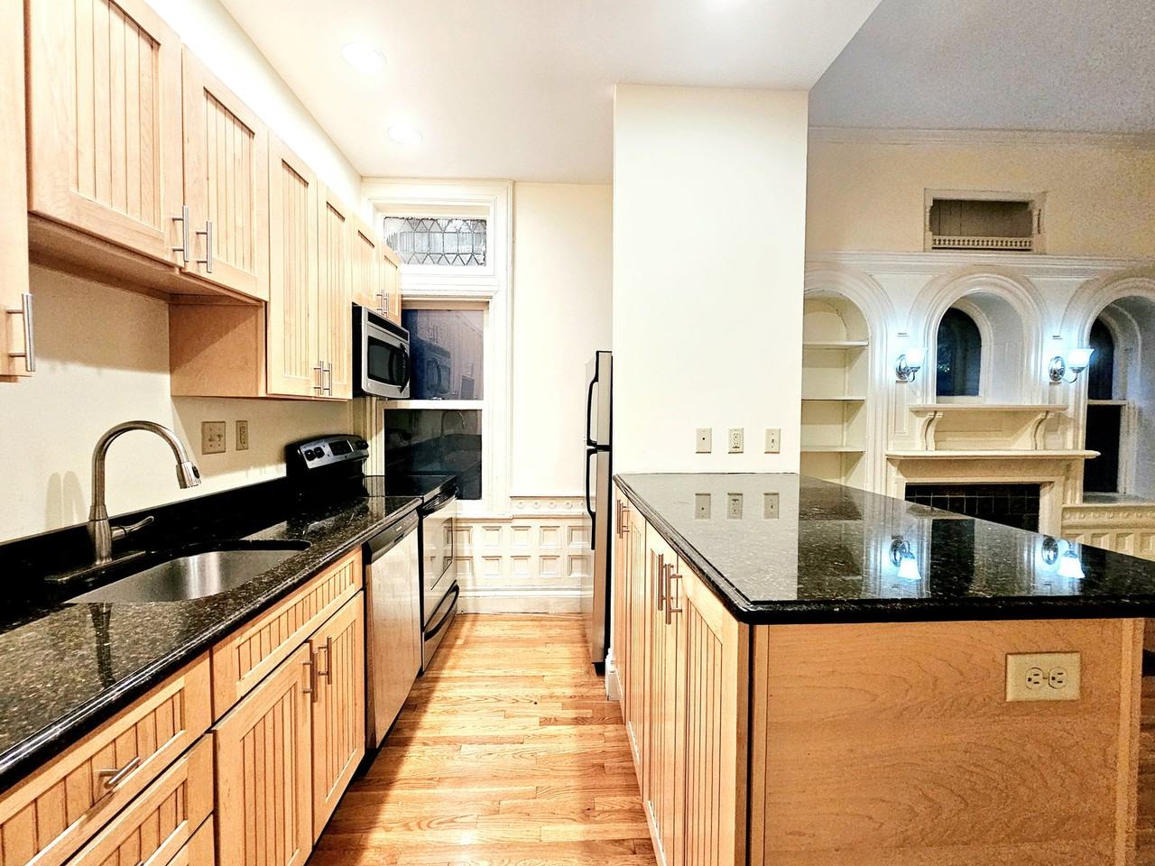 195 Commonwealth Ave #11