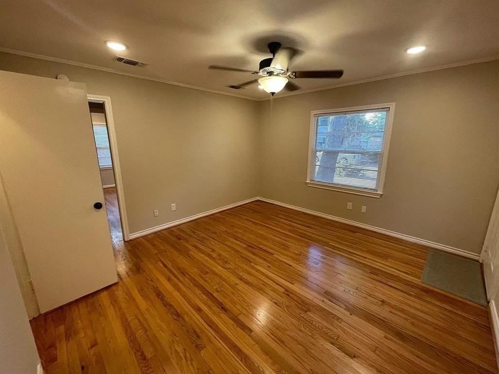 805 20th St - Photo 3 of 13