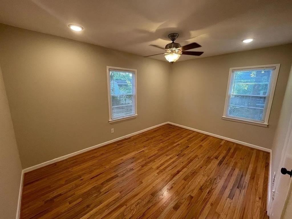 805 20th St - Photo 6 of 13