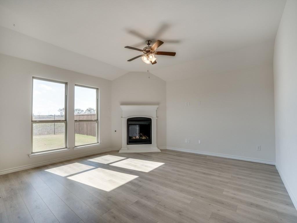 512 Cowboy Way - Photo 4 of 15