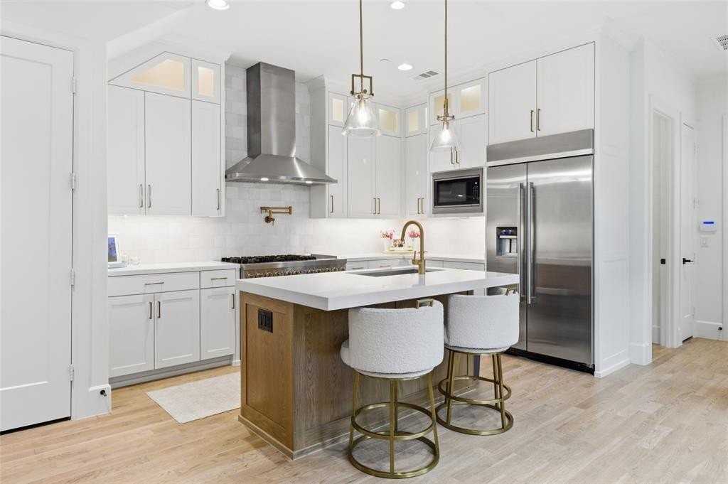 4435 Emerson Ave - Photo 4 of 31