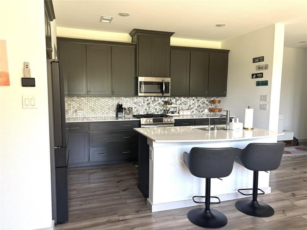 212 Venice Ave - Photo 6 of 24