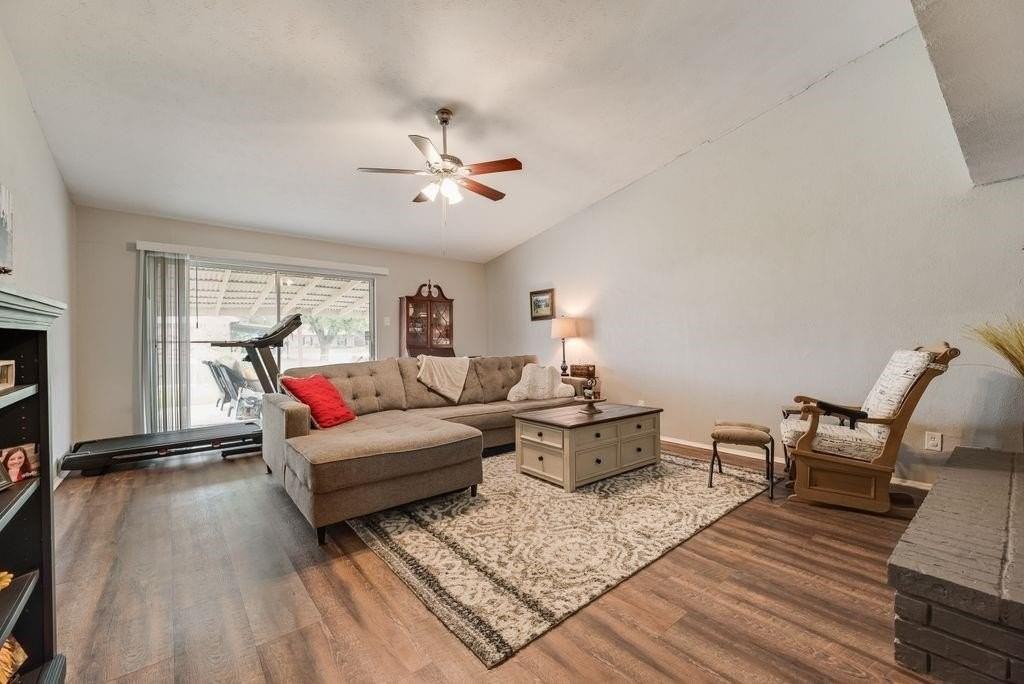5801 Redwood Ln - Photo 5 of 19