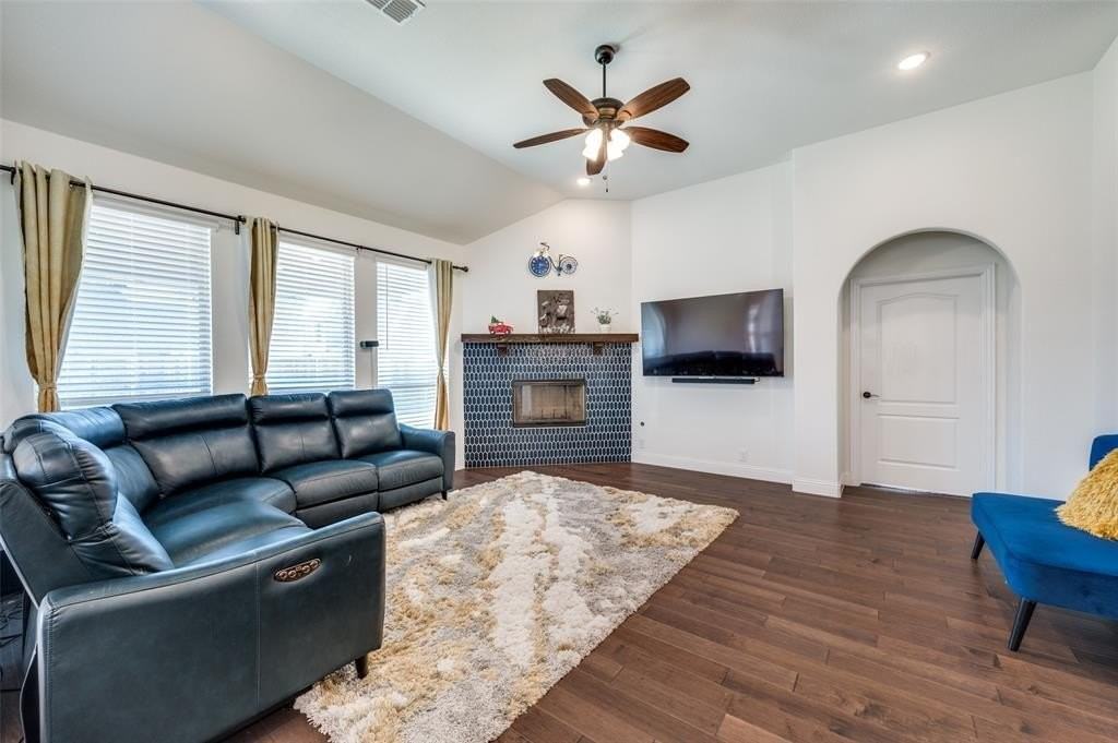 1616 George Ln - Photo 3 of 28