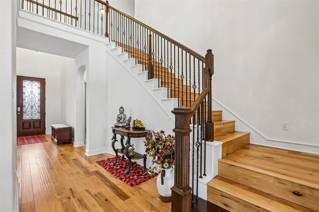 5625 Kerry Dr - Photo 2 of 34