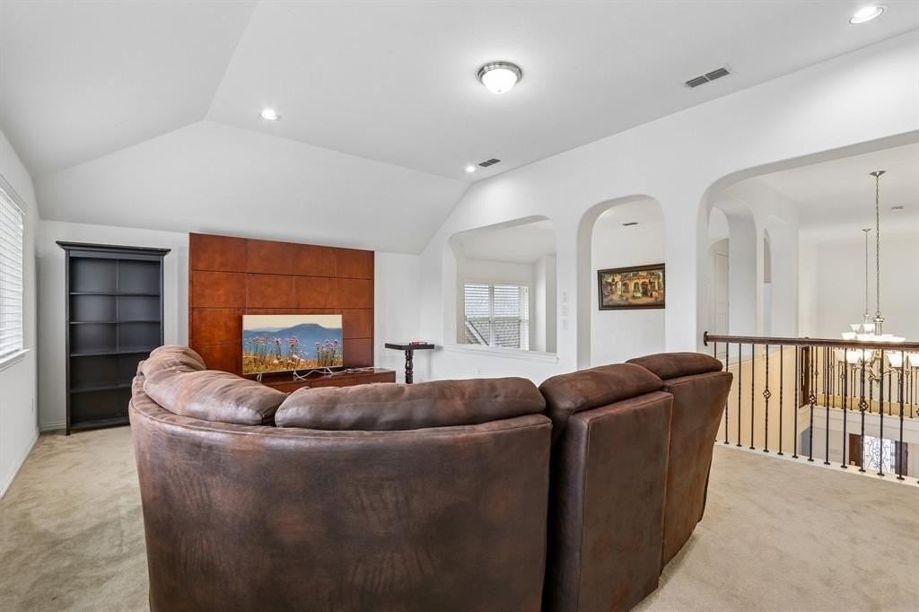 5625 Kerry Dr - Photo 5 of 34