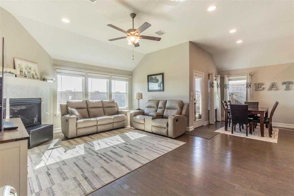 1416 Millican Ln - Photo 5 of 26