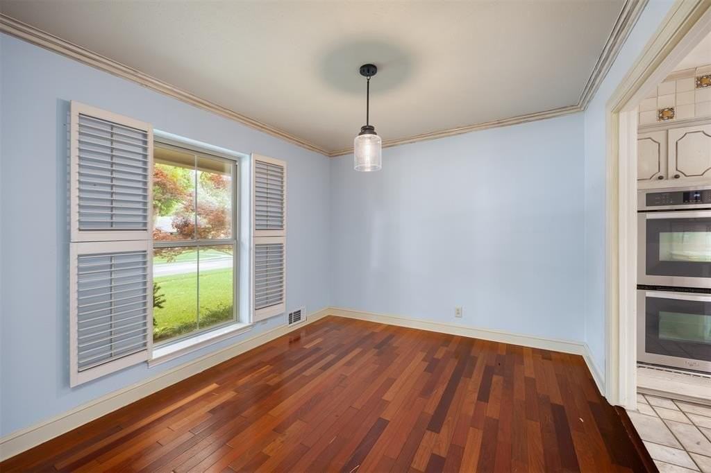 1404 Seminole Dr - Photo 5 of 40