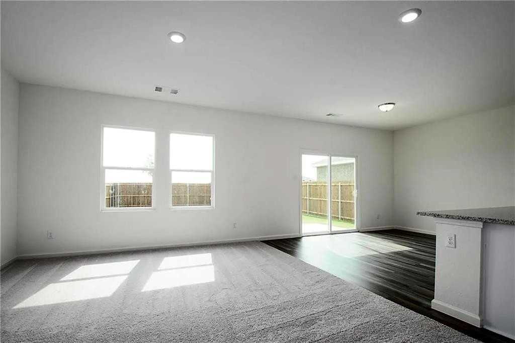 625 Delaware Ave - Photo 5 of 28