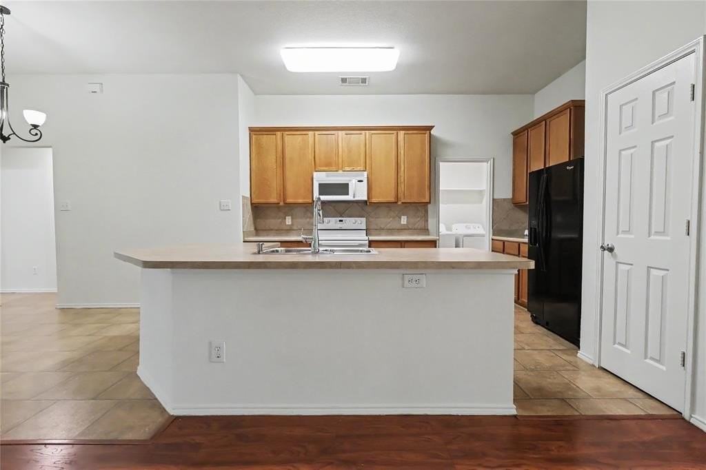 2313 Becard Dr - Photo 5 of 20
