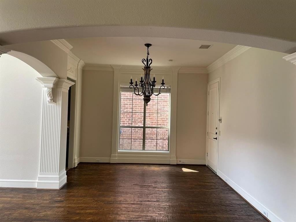 4419 Donegal Dr - Photo 3 of 14