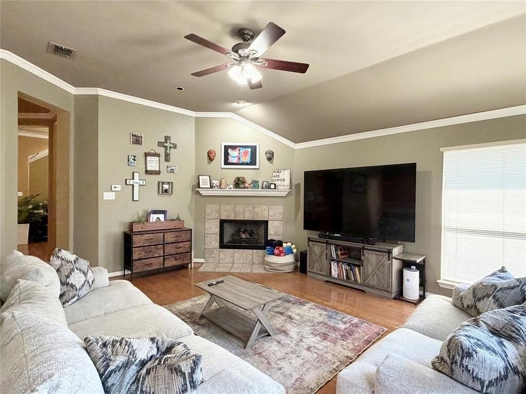 1817 Arrow Wood Dr - Photo 4 of 16