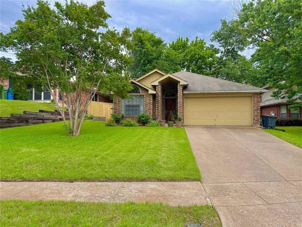 1437 Hampton Rd - Photo 2 of 27
