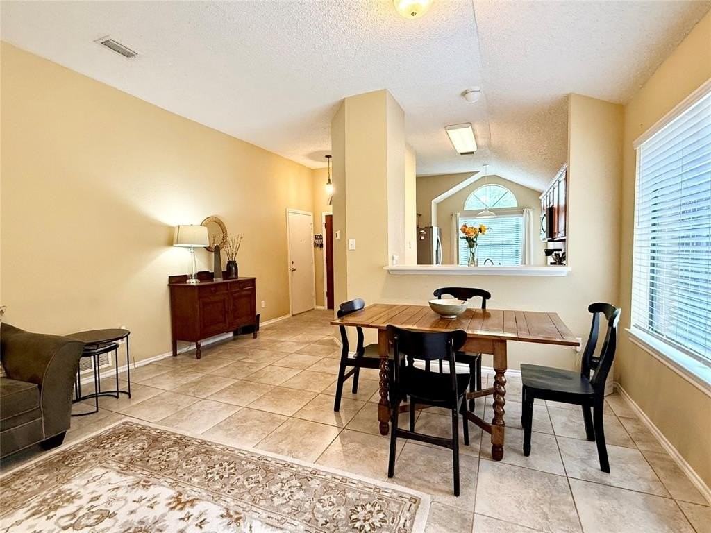 1437 Hampton Rd - Photo 5 of 27