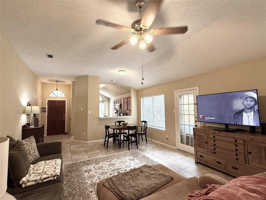 1437 Hampton Rd - Photo 7 of 27