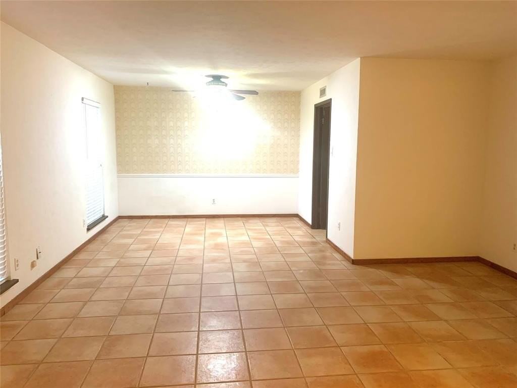 941 Lombardy Dr - Photo 3 of 17