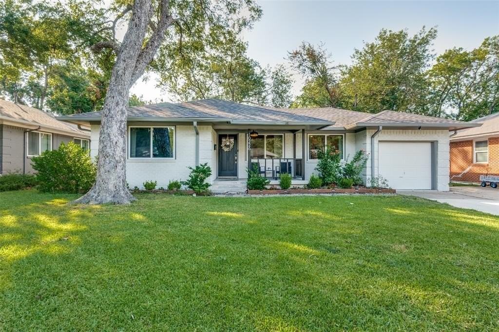 10226 Eastwood Dr - Photo 2 of 25